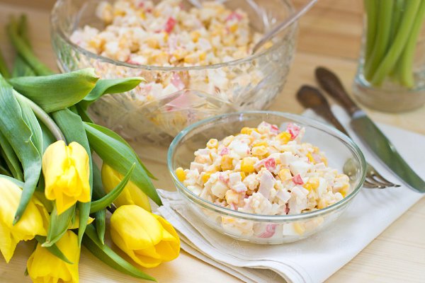 Подборка вкуснейших салатов с крабовыми палочками !!! Продолжение праздничной и новогодней тематики ...