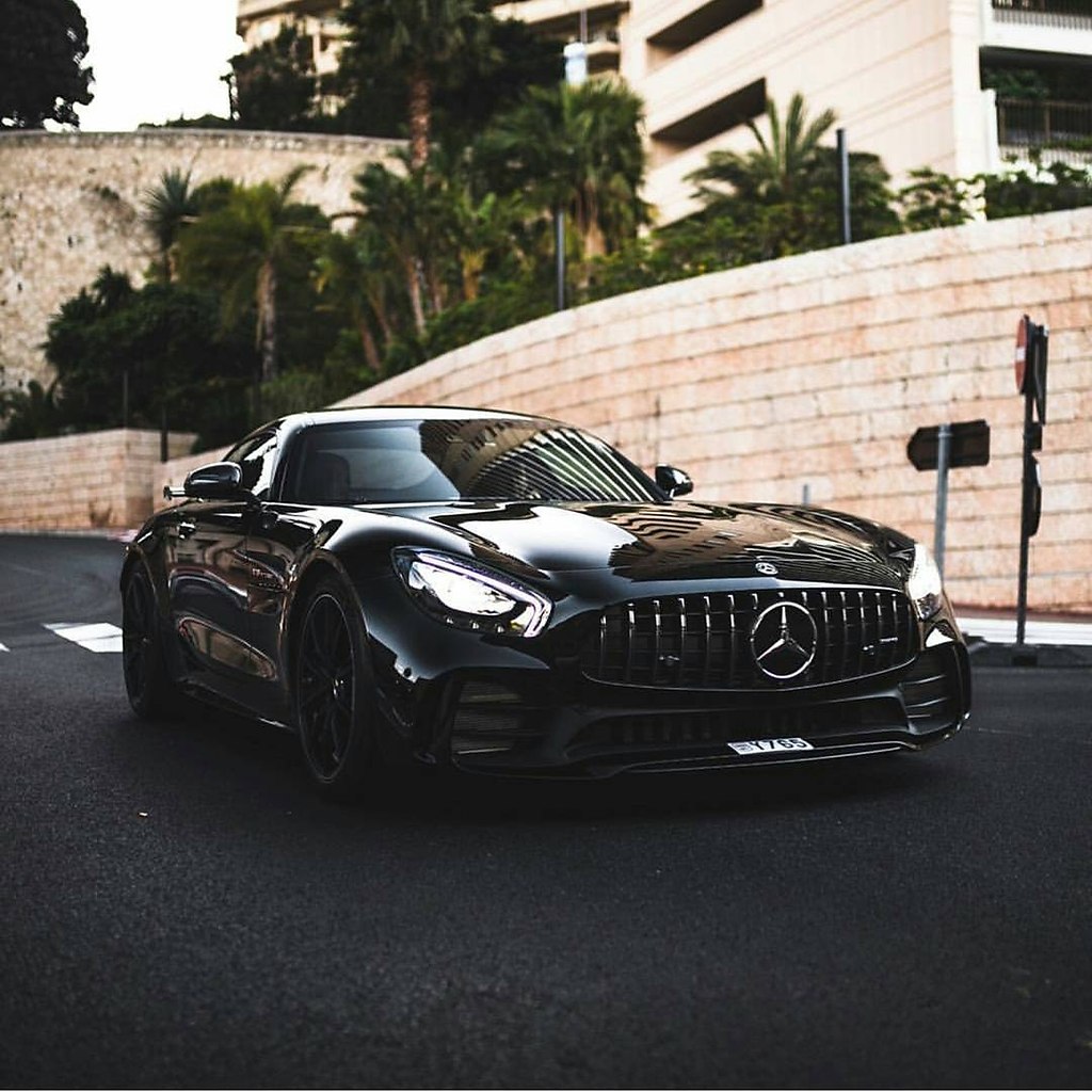 Mercedes-AMG GT R