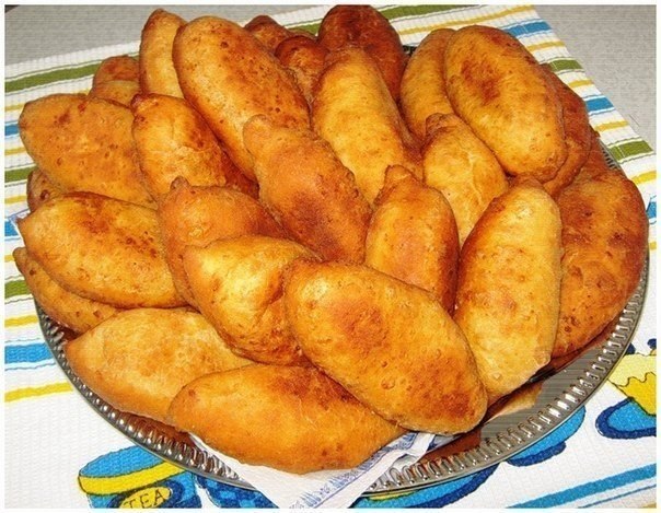 Жаренные творожные пирожки - ну очень вкусно .Пирожки просто тают во рту! Ингредиенты: Тесто ...