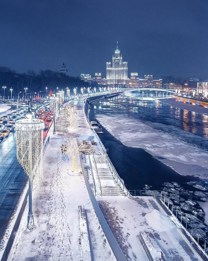 москва набережная зимой