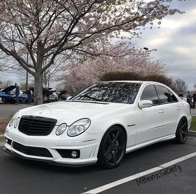 Mercedes-Benz E55 AMG W211