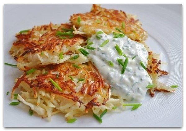 Капустно-картофельные оладьи с луковым творогом.100кк/100гр.Состав на 4 порции (примерно 16 ...