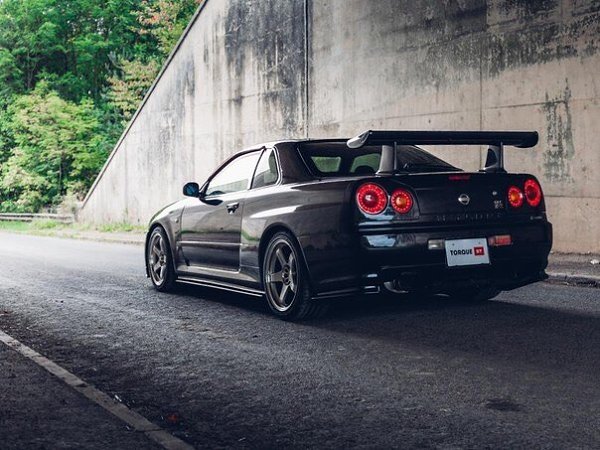 Skyline r34 GTR черный