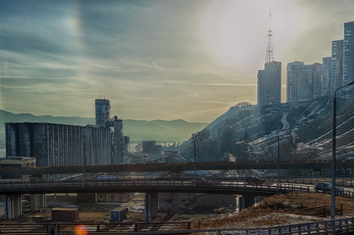 Красноярск. Вид из-под нового моста.