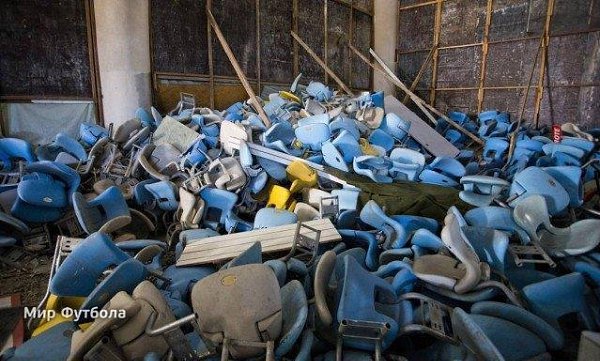 Просто жуть... Великий стадион «Маракана», который принимал финалы Чемпионата Мира 1950 и 2014 ... - 2