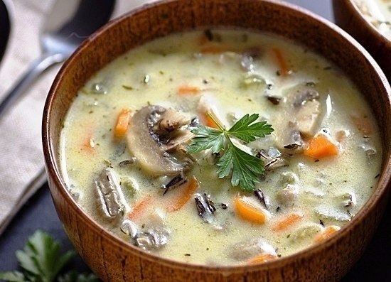 Сливочный суп с рисом и грибами.Ингредиенты:4 куриных крышка (или другое мясо курицы);2 ст. ложки ... - 5
