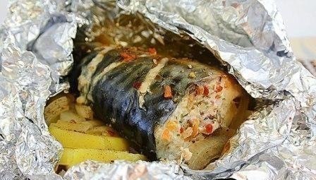 СКУМБРИЯ ЗАПЕЧЁННАЯ С КАРТОФЕЛЕМ .ИНГРЕДИЕНТЫ: скумбрия чищенная – 1 шт. картофель – 4-5 шт. ... - 2