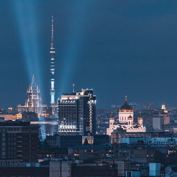 Горизонт москва. Москва Горизонт. Москва небо. Ночное небо Москвы. Небо над Москвой ночью.