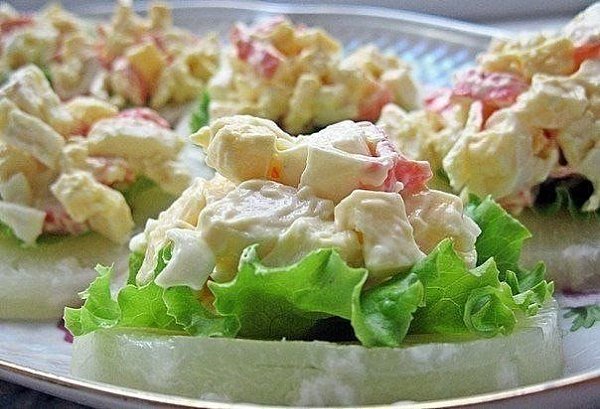 Ананасовая закуска.Ингредиенты:Ананасы консервированные 1 банка;Сыр твердых сортов 100 г;Яйцо ...