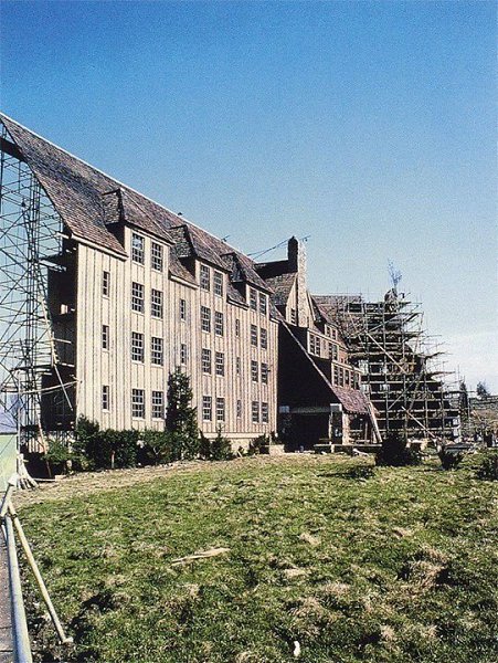 Building the Overlook Hotel.The Shining dir. Stanley Kubrick