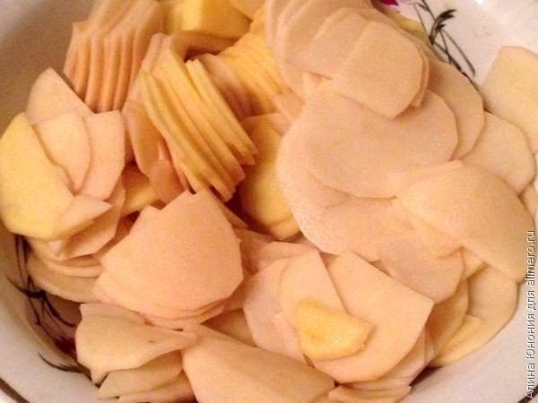 МЯСНОЙ ПИРОГ ЗА 15 МИНУТ.Ингредиенты:Начинка: Мясо (свинина) – 400-500 г Лук репчатый – 2 шт. ... - 4
