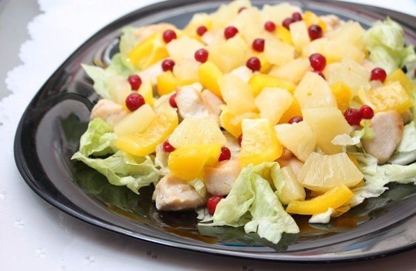 9 вкуснейших салатов на каждый день! Подборка: 1. Салат с сухариками. 2. Салат с копченым сыром. 3. ... - 5
