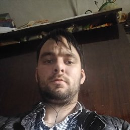 Jevgeni, 33, 