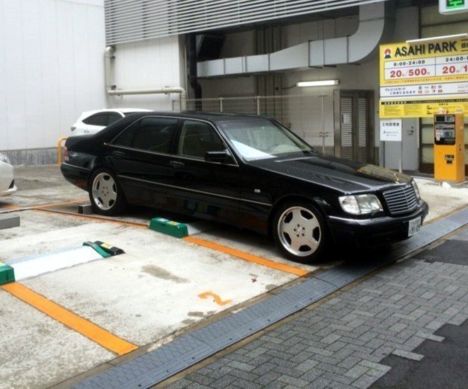 Mercedes-Benz S600 W140