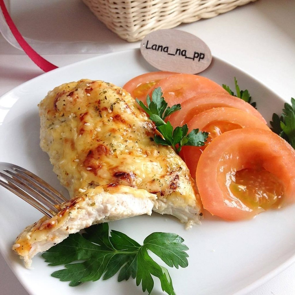 Куриное филе в кунжуте .на 100грамм - 136.09 ккалБ/Ж/У - 18.86/5.18/2.47 Ингредиенты: Куриное филе ...