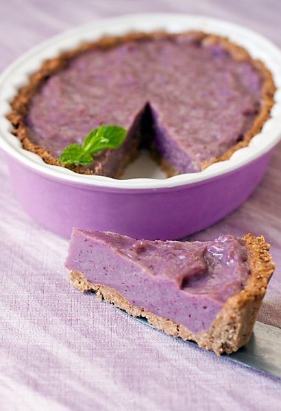 Тарт с черничным курдом.Ингредиенты:Для курда:Свежий черничный сок — стак.Сок лимона — 1 шт.Сахар — ...