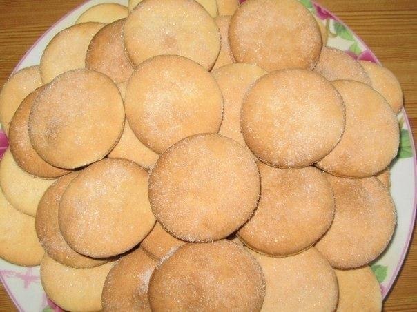 Творожные коржики.Ингредиенты:-250 г творога-1 стакан сахара-2 яйца-100 г масла слив. или ...