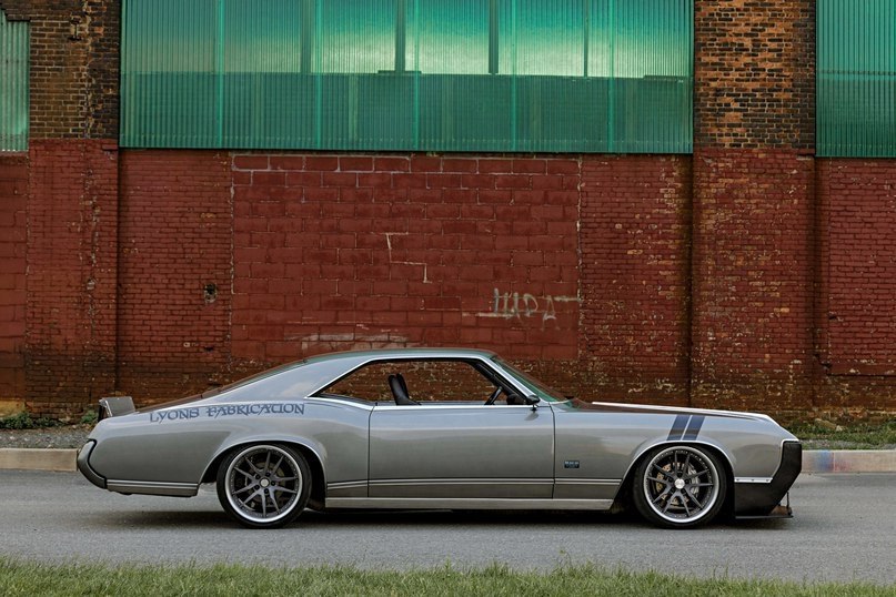 1968 Buick Riviera Custom - 3