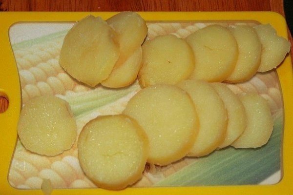 Шведский картофельный салат.Ингредиенты:Картофель — 700 г;Бекон — 150-200 г;Лук красный — 1 ... - 3