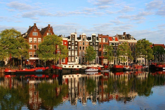 Amsterdam.............. - 3