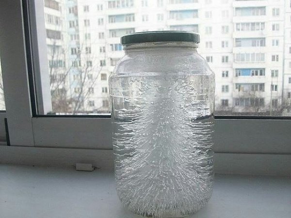 Первый раз такое вижу... Так замерзла святая вода перед Новым Годом, фантастика!