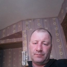 Maks, 48 , 