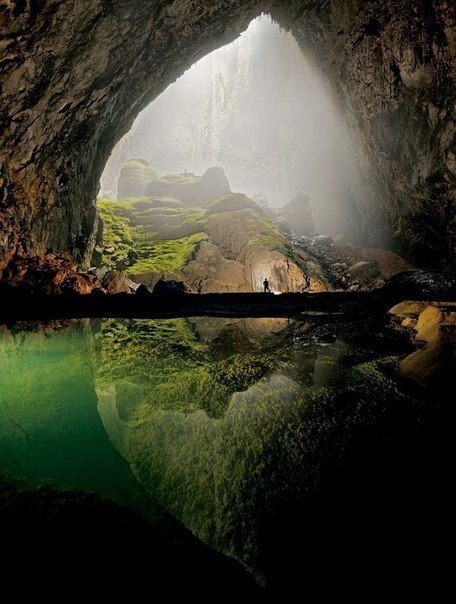   (Hang Son Doong) -     .     , ...