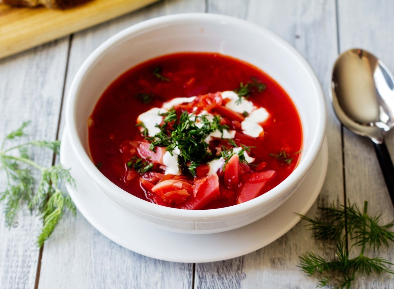 7 мест Москвы с лучшим борщом.1. The Mad Cook Не ожидайте увидеть знакомые блюда. Борщ в «The Mad ...