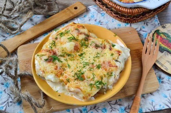 Сочное куриное филе по-французски.Поделись рецептом Ингредиенты:Куриная грудка — 500–600 гЛук ...