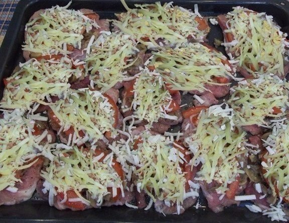 ФРАНЦУЗСКИЕ ОТБИВНЫЕ В ДУХОВКЕ.Аппетитные и сочные кусочки...ИНГРЕДИЕНТЫ: 1 кг свинины (я ... - 4