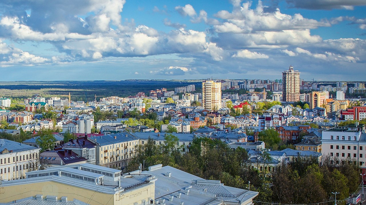 Киров чу. Киров центр города. Киров Вятка население. Киров областной центр. Город Киров с высоты.