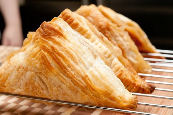 НЕВЕРОЯТНО Вкусное СЛОЕНОЕ Тесто за 10 МИНУТ.ИНГРЕДИЕНТЫ:Маргарин (комнатной температуры) — 200 г ...