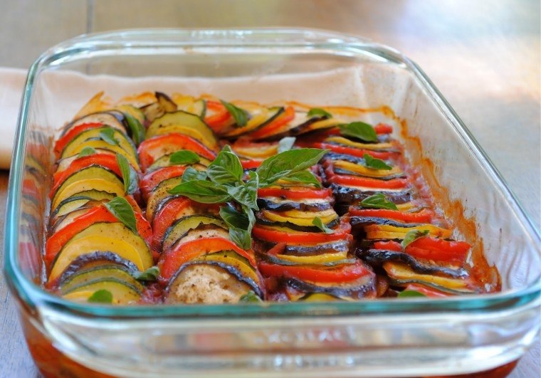 Рататуй классический.Овощной рататуй - вкусное классическое блюдо французской кухни.Ингредиенты:3 ...