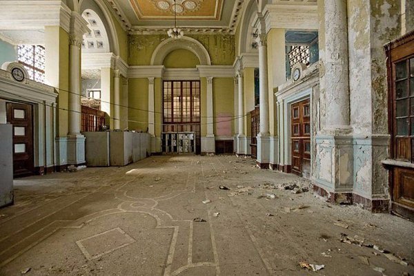 Самая красивая заброшенная железнодорожная станция в мире, Келасур, Абхазия - 2