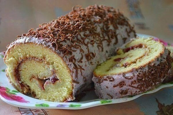 САМЫЕ БЫСТРЫЕ РУЛЕТИКИ К ЧАЮ.Ммм...пальчики оближешь 1) Вкусный рулетикИнгредиенты: - 2 яйца - 1 ст. ... - 4
