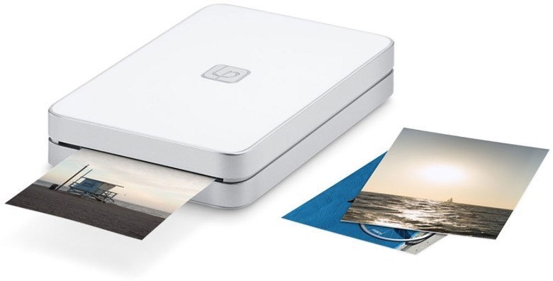 Новая модель мобильного принтера Lifeprint оснащена интерфейсом Wi-Fi и печатает на бумаге большего ...