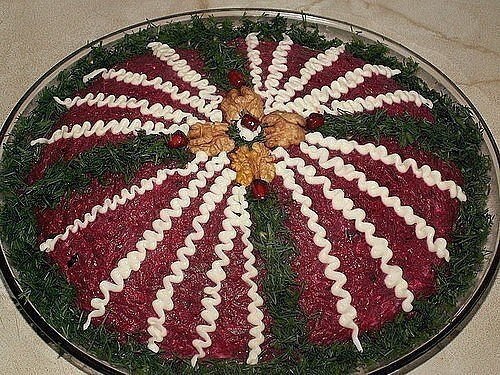 12 рецептов красивых салатов.Салат «Королевский»Когда селедка под шубой и оливье давно приелись, ... - 5