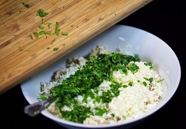 Шампиньоны с курицей и сыром .Ингредиенты: Куриное филе — 500 г Фета — 60 г Большие свежие ... - 3