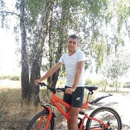 Vitaliy, 33, 