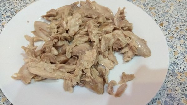 Куриный суп с цветной капустой.Ингредиенты:Окорок куриный — 2 шт.Лук репчатый — 1 шт.Морковь — 1 ... - 4