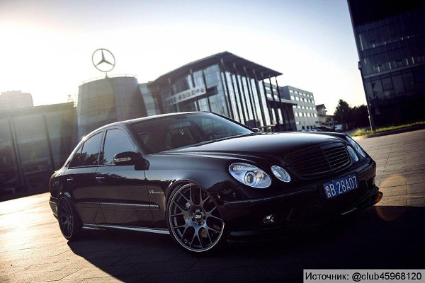 Mercedes-Benz E55 AMG