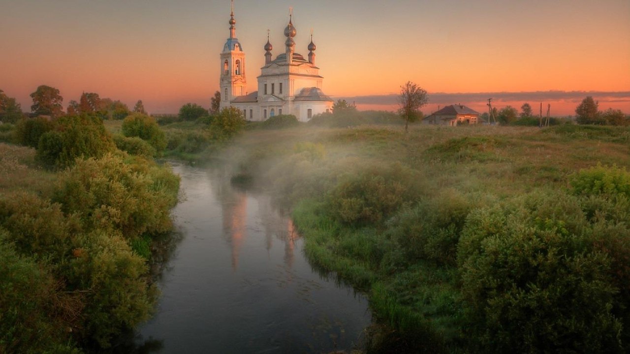 В ПУТИ.Я еду молиться. В деревню. Я еду за совестью чистой. Я еду. Ты слышишь? Я еду! – Мы будем с ...