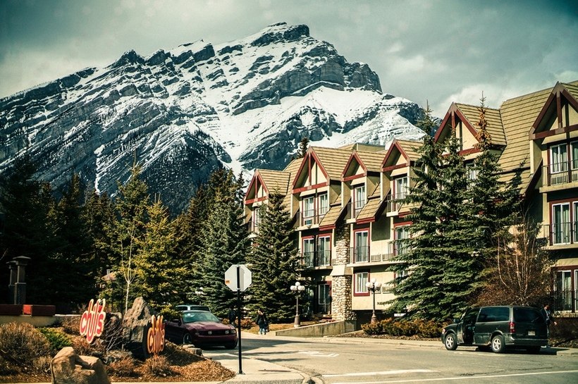    (Banff National Park)    ,     1885 . ...