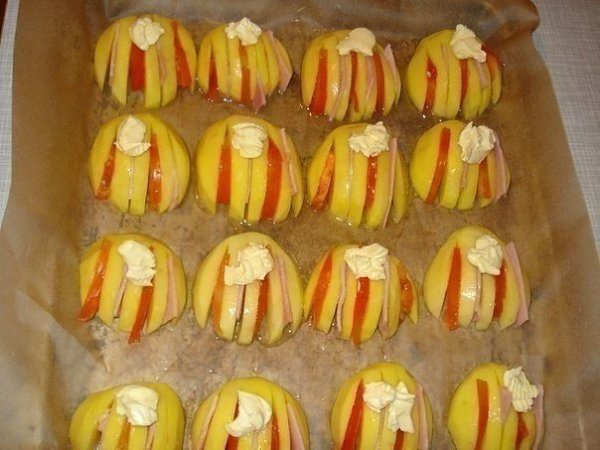 Картофельные ракушки.Ингредиенты:1 кг. картофеля (одинаковой величины)50 г. сливочного масла100 г. ... - 4