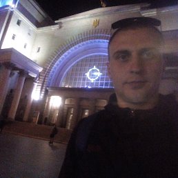 Игорь, 30, Днепродзержинск