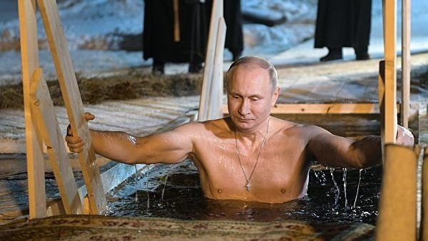 Путин на Крещение окунулся в прорубь.Глава государства принял участие в крещенских купаниях в ...