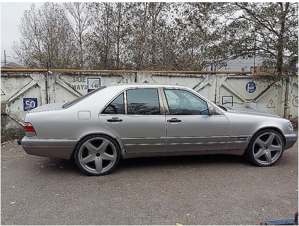 Mercedes-Benz W140 R22