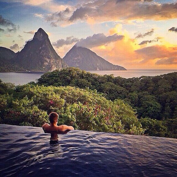 Остров Сент - Люсия . Вид из бассейна отеля Jade Mountain Resort