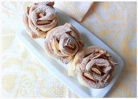 #готовим@fan_handmade.Розочки с яблокамиНам потребуется:Тесто (слоеное) – один лист (200 г),Яблоко ...