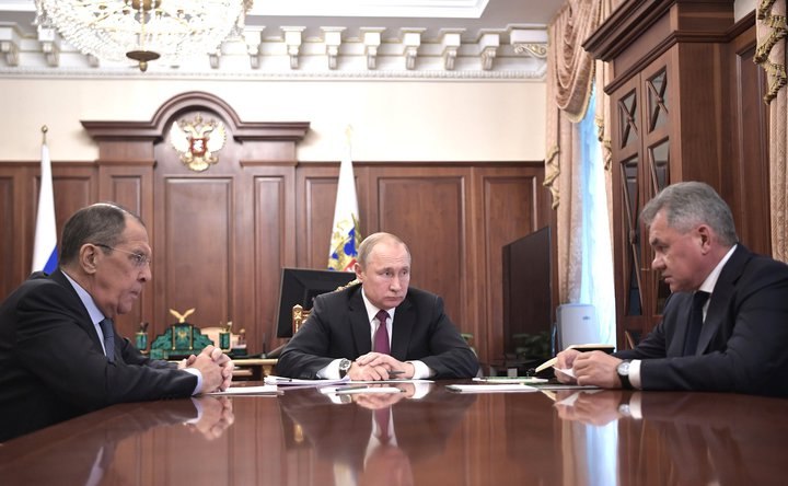 Президент России Владимир Путин заявил о приостановке участия РФ в Договоре о ликвидации ракет ...